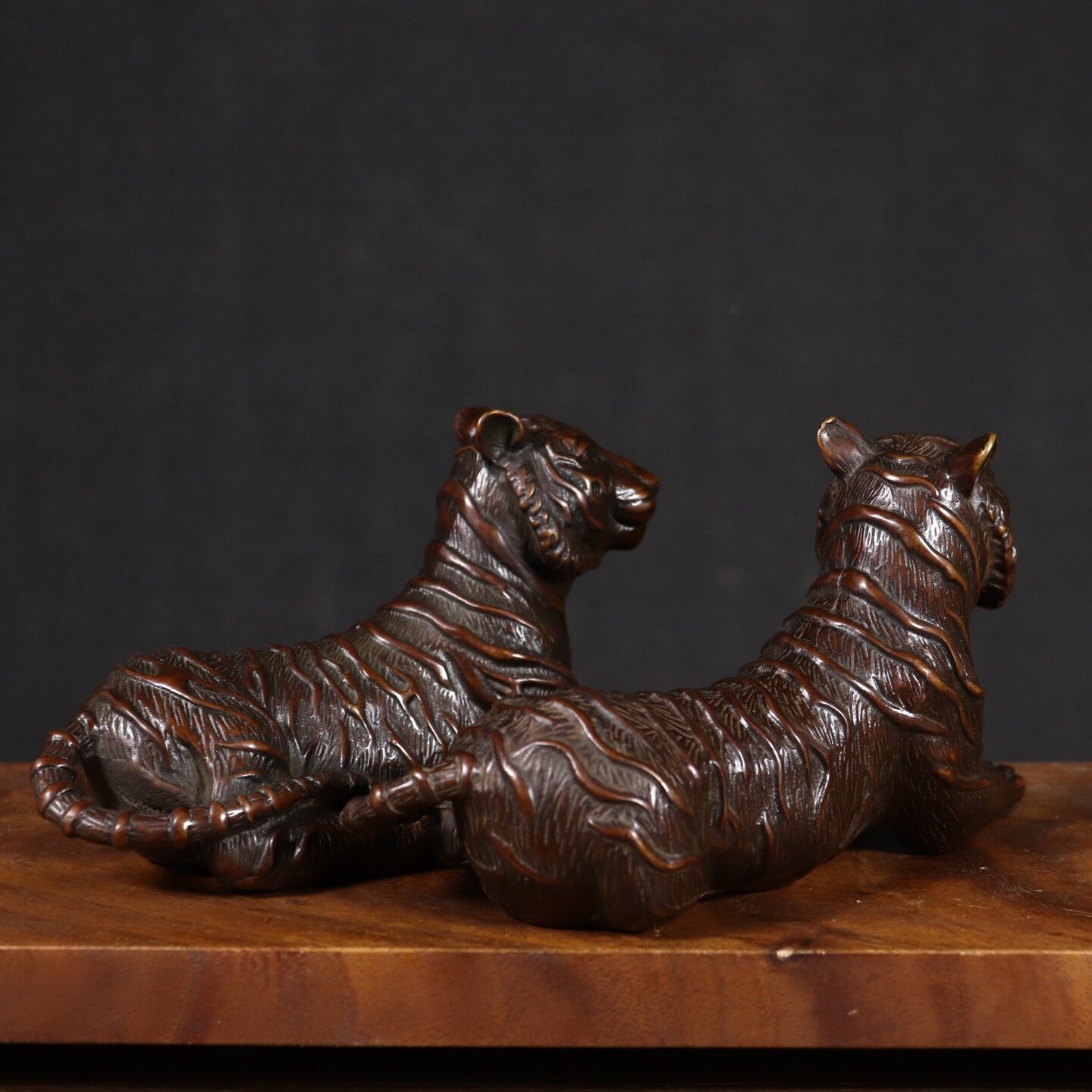 Vintage Collectibles Store - Statua di Tigre in Rame Vintage